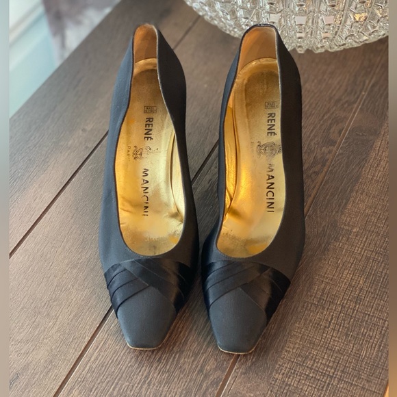 Rene’ Mancini Milano Black Heels - Picture 15 of 15